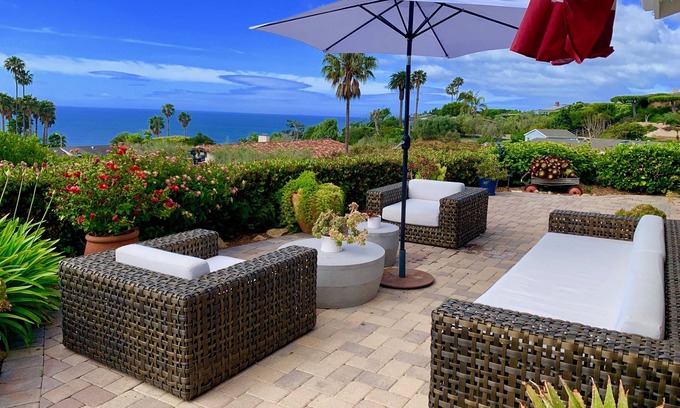 Eastern Malibu House | Tropical oceanview Malibu luxury retreat heated salt pool, spa, firepit, beaches