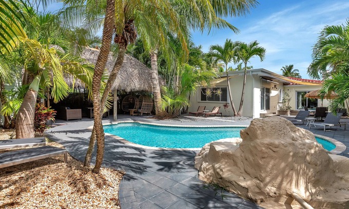 Downtown Hollywood Villa | Tropical Paradise in Hollywood FL