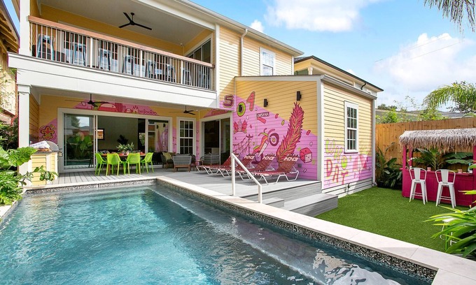 Milan House | Tropical Paradise with Heated Pool - Minutes to FQ