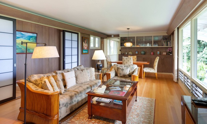 Honaunau-Napoopoo House | Tropical, secluded getaway with ocean views, covered lanai, grill, & fast WiFi