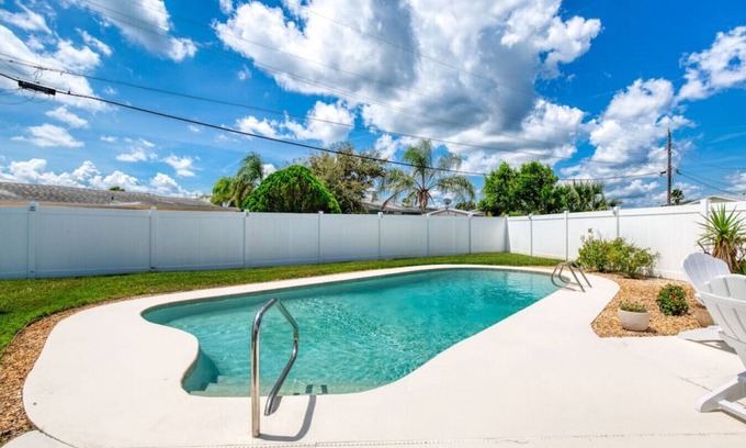 Sunny Shores House | Tropical Vibes Bungalow w/Pool