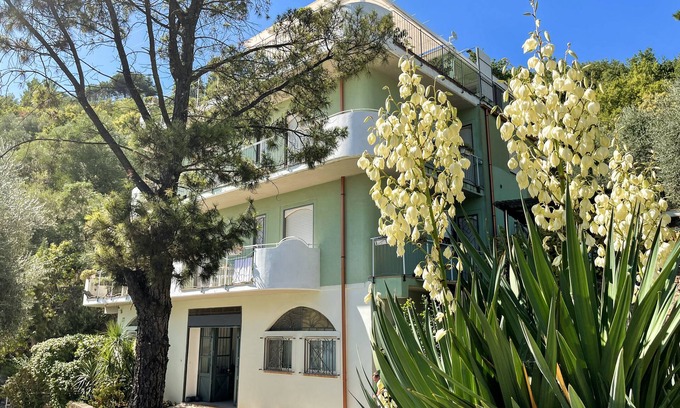 Salerno Apartment | Trotula Family Apartment Free Wi-Fi Olive Grove Free Parking Rela