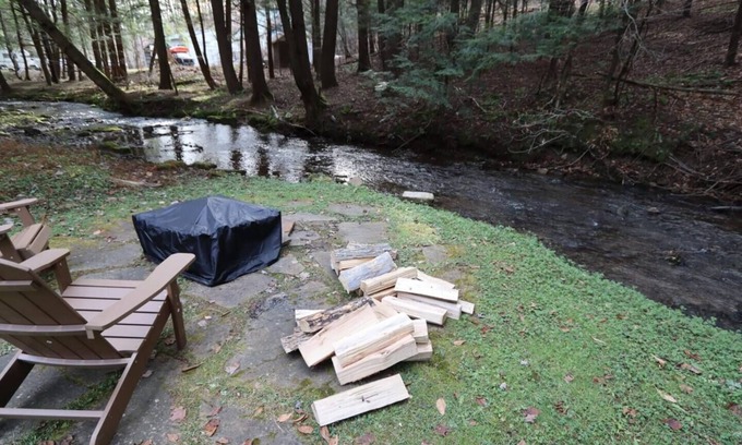 Coudersport Cabin | Trout Streamside Cabin|Firepit|Romantic Retreat for Cherry Springs