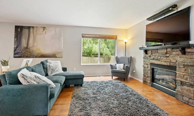 Troutdale House | Troutdale Treasure: Spacious 3BR, 3 Bath Home in Edgefield!
