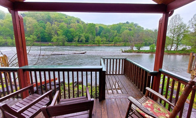 Bryson City Cabin | Troutin' About - A cozy cabin on the river!