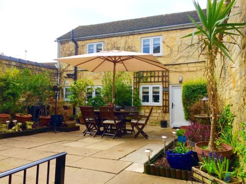 Painswick Bed & Breakfast | Troy House