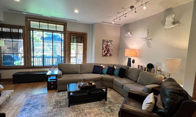 Avon Condo | TRUE SKI-IN/OUT, WIFI, GYM, FIREPLACES, GROUND FLOOR, GRILL, GYM, HOT TUB & POOL