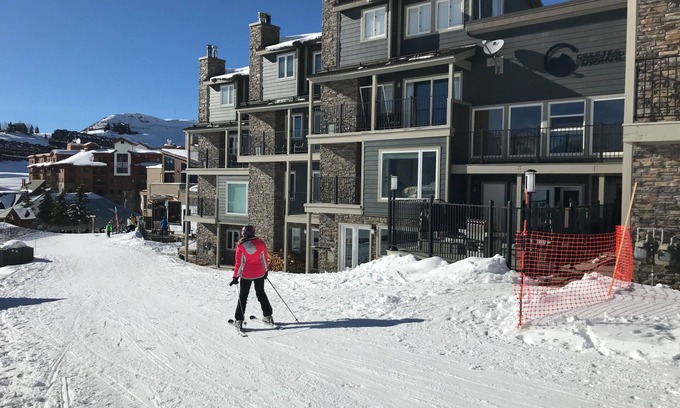 Crested Butte Condo | True Ski-in/Ski-out Luxury 3-Br Condo