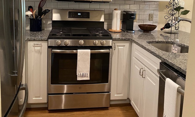Ludlow Condo | True Ski-in/Ski-out 2-bd/2-ba Okemo Mountain Getaway. H Building First floor