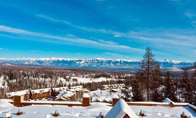 East Kootenay Condo | True Ski-in/Ski-out, golf and biking within minutes. Private hot tub and A/C!