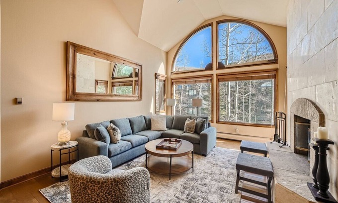 Highlands Townhomes Condo | True Ski-In/Ski-Out with 2 Primary Bedrooms- Highlands