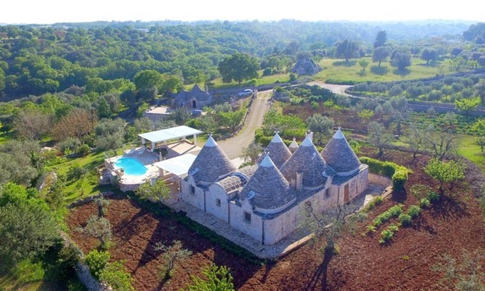 Ostuni House | Trulli in Valle d'Itra with Pool and Views