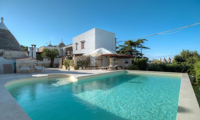 Locorotondo Apartment | Trulli La Piazzetta by Rentbeat