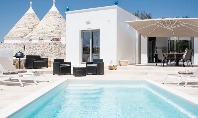 Alberobello Villa | TRULLI PANORAMIX: Atop a private hill with private pool.