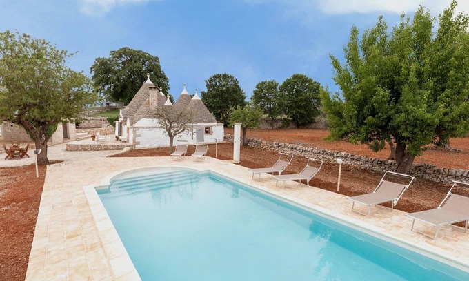 Locorotondo House | Trullo in Locorotondo with Underground Pool