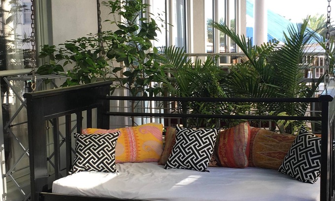 Seaside House | Truly in the Heart of Seaside with Private Beach, sleeps 4 maximum