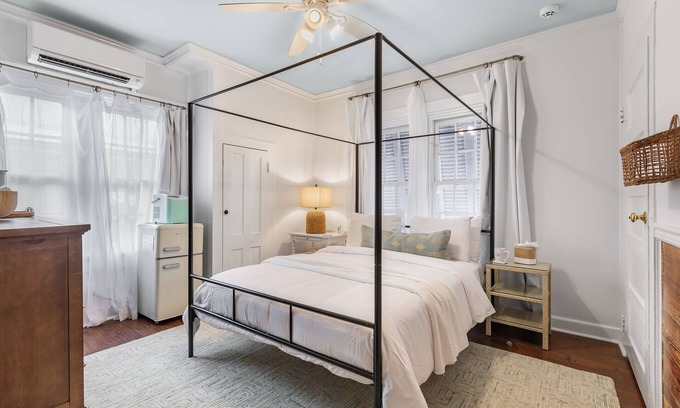 Key West Historic District Condo | TRUMAN ROOM @ Inn on Fleming~ADULTS ONLY 2nd Floor Queen & Shared Heated Pool