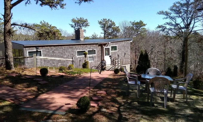 Truro House | TRURO HOUSE, PRIVATE, QUIET, NEAR BEACHES