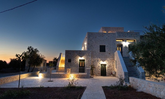 Omales Apartment | Tsopakas Koudounopetra apartment for 4,Mani