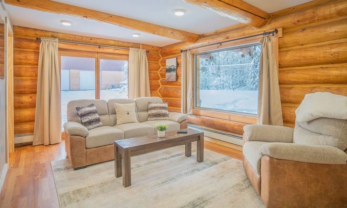 College House | Tucked Away Timber Lower Suite