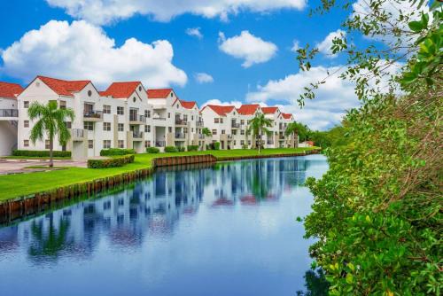 Dania Beach Apartment | Tucker at Sheridan Ocean Club Fort Lauderdale
