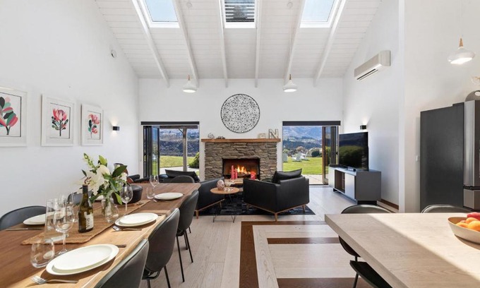 Lower Shotover House | Tucker Beach Haven With Spa