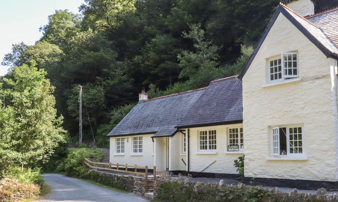 Trentishoe Cottage | TUCKING COTTAGE, pet friendly, with open fire in Lynton