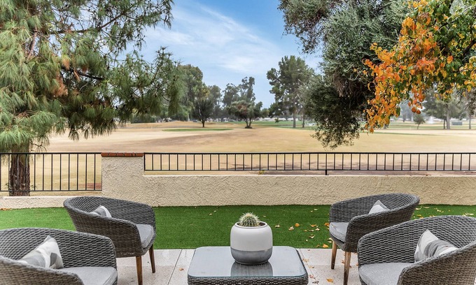 Casas Adobes House | Tucson National golf & biking retreat with private hot tub
