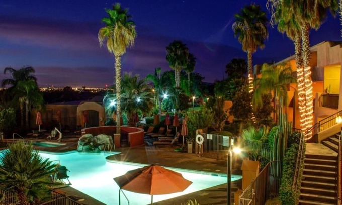 Casas Adobes Hotel | Tucson's Serene Family Oasis