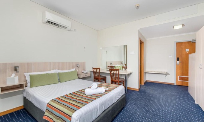 Hamilton Hotel | Tudor Inn Newcastle