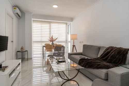 Figares Apartment | tuGuest Alhamar Apartment