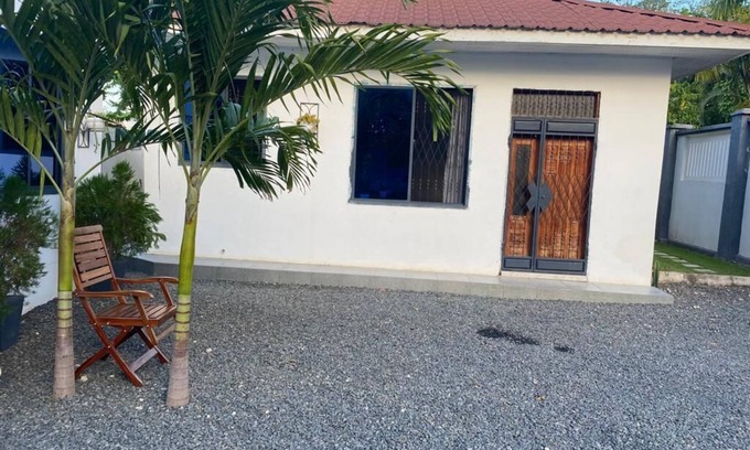 Kunduchi House | Tulivu House - 2-bedroom vacation home close to the beach