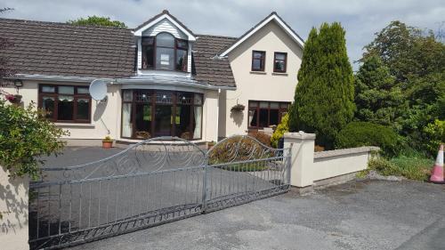 Castlebaldwin Apartment | Tulla Villa Self Catering