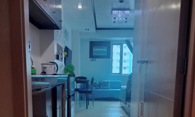 South Triangle Condo | Tum's MPlace Staycation 16th Floor Tower A