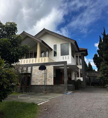 Lembang Villa | Tumaninah Villa