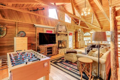 Tumbling Shoals House | Tumbling Shoals Cabin Less Than 1 Mi to Beaches and Boating!