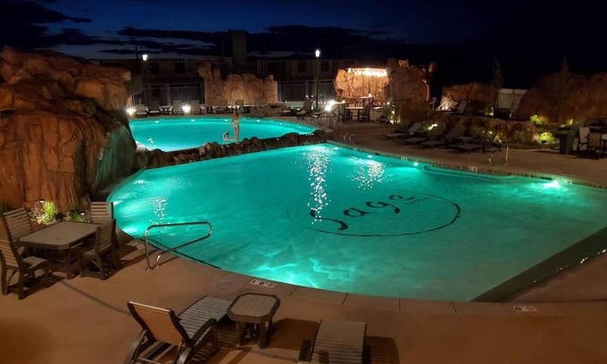 Moab South Valley Apartment | Tunnel Arch Hideaway at Sage Creek with Heated Pool