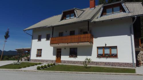 Solcava Apartment | TURISTIČNA KMETIJA STREVC