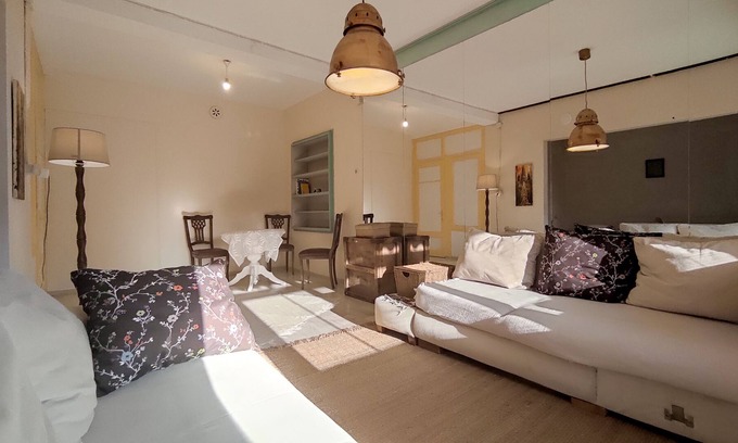 Ayvalik City Center House | Turmeric House