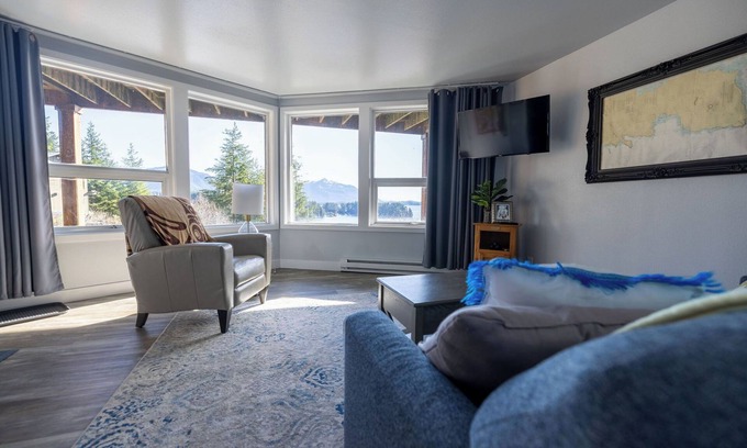 Sitka Apartment | Turner Guest House - one bedroom, one bathroom, ocean views