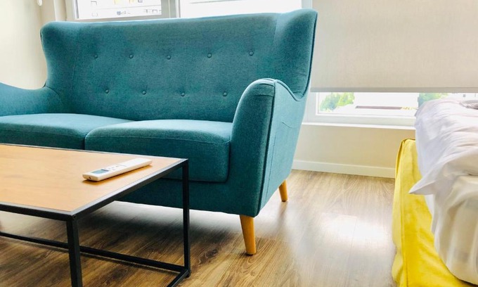 Studentski Grad Apartment | Turquoise and Magenta Apartment