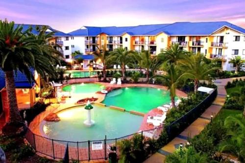 Mermaid Beach Apartment | Turtle Beach Tropical Bliss