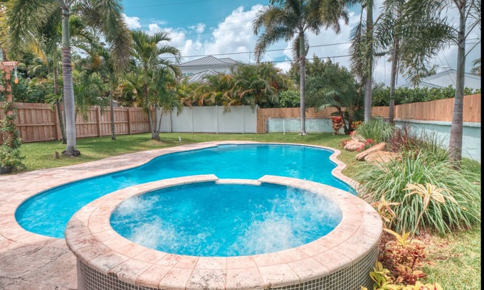 Delray Beach House | Turtle Cove Hot Tub/Heated Pool in Historic Delray