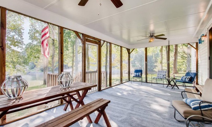 Mooresville House | Turtle Cove - Lake Front Vacation home with Private boat ramp