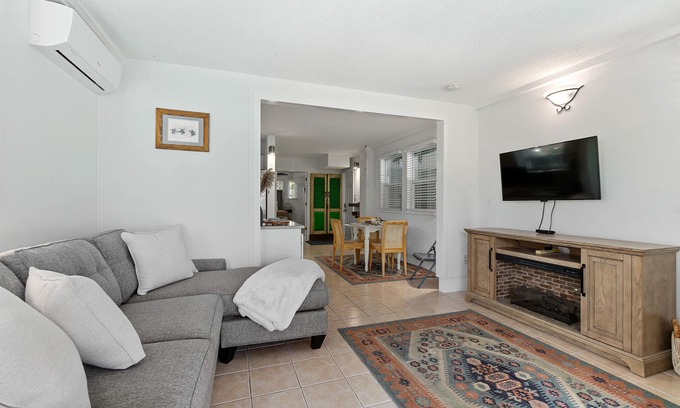 Vilano Beach Apartment | Turtle Hideaway- Walk to Beach & Pier!