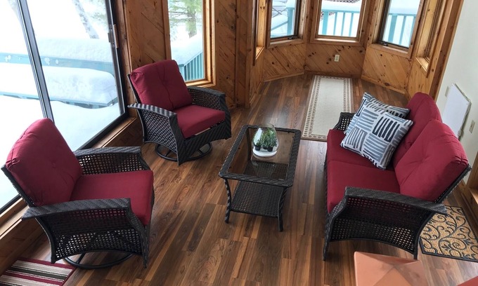 Turtle Lake House | Turtle Lake area, 3 Bed, 2 Bath, Shores of Horseshoe Lake