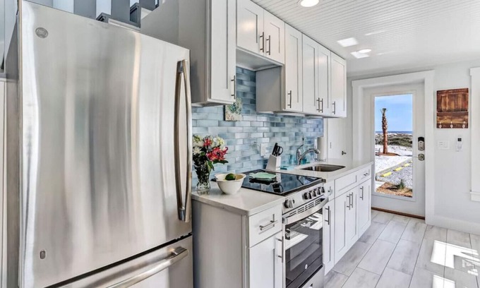 Fernandina Beach Apartment | Turtle Loft | Charming Oceanfront Loft | Multiple Decks | Private Beach Access