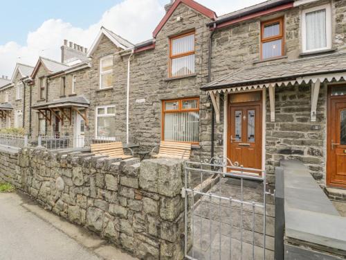 Rhiwbryfdir House | TurTwig Cottage