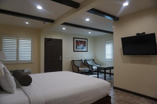 Pico-Union Hotel | Tuscan Garden Inn