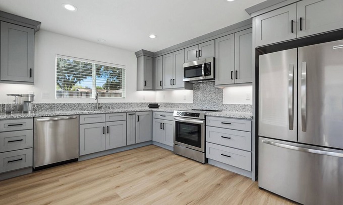 Modesto House | TVs in living and master, private yard and high-speed Wi-Fi.